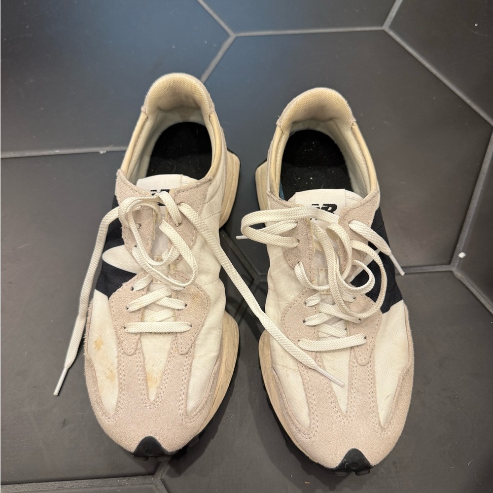 New Balance Cream and Black Women's Sneakers